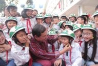 Nâng cao ý thức tự giác chấp hành quy định bắt buộc đội mũ bảo hiểm cho người đi mô tô, xe máy, xe đạp điện