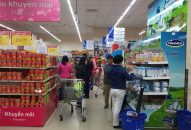 Nhộn nhịp hàng hóa phục vụ Tết