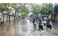 Khắc phục ngập lụt tại một số tuyến đường do triều cường