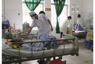 Điều chỉnh giá dịch vụ y tế theo Thông tư 15 – Người bệnh hưởng lợi, bệnh viện băn khoăn giảm thu