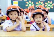 Hơn 45.500 em học sinh lớp Một trên địa bàn thành phố được nhận Mũ bảo hiểm đạt quy chuẩn kỹ thuật Quốc gia