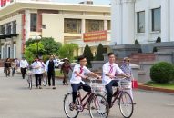 Chương trình tặng xe đạp cho học sinh: Giúp các em gần hơn trên con đường đến trường
