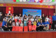 Bảo hiểm xã hội thành phố: Thăm, tặng quà các cháu Trường lao động xã hội Thanh Xuân