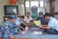 Bộ Tư lệnh Vùng Cảnh sát biển 1 tạm giữ tàu dầu vi phạm