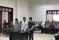 Ghen tình gặp côn đồ