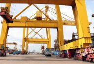 Giá dịch vụ bốc dỡ container tại các cảng biển được điều chỉnh tăng 10%