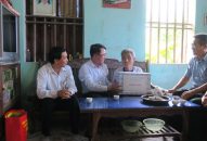 Phó Chủ tịch UBND thành phố Lê Khắc Nam thăm, tặng quà các gia đình chính sách