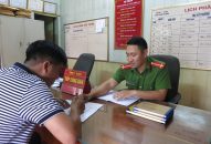 Người cảnh sát khu vực tận tâm trong công việc