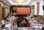 Thành viên Hội Khoa học kinh tế thành phố đóng góp ý kiến vào nội dung kỳ họp thứ 8 HĐND thành phố