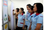 Ngậm ngùi nghỉ việc, trông con