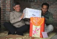 Phó Chủ tịch Thường trực UBND thành phố thăm và tặng quà gia đình chính sách, người có công, hộ nghèo huyện Vĩnh Bảo