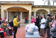 Bảo hiểm xã hội thành phố: Tặng quà Trung tâm Điều dưỡng người tâm thần huyện Vĩnh Bảo