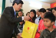 Đoàn ĐBQH Hải Phòng tặng quà Tết Xuân Kỷ Hợi 2019