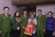 CAP Hàng Kênh, quận Lê Chân: Trao 52 suất quà tết tặng gia đình có hoàn cảnh khó khăn