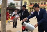 Phó Chủ tịch UBND thành phố Lê Khắc Nam trồng cây tại xã Quốc Tuấn, huyện An Dương