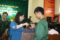 Huyện An Dương Tiếp xúc, tặng quà 255 thanh niên chuẩn bị lên đường nhập ngũ