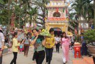 Nhân tháng Giêng, lạm bàn về “kinh tế tâm linh”