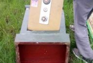 Sự thật về chiếc két sắt trống không giữa cánh đồng