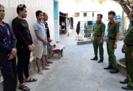 Tóm gọn băng cướp xé áo để trói tay, bịt miệng đôi vợ chồng tại miếu hoang