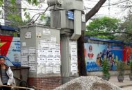 Ngang nhiên đổ cát, đá dưới lòng đường