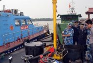 Phát hiện tàu chở dầu không rõ nguồn gốc