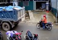 Vác súng đi giải quyết việc… tránh xe ô tô lùi