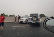 Giao thông 24h: Xe biển xanh hư hỏng nặng sau va chạm trên cao tốc