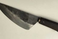 Dùng dao bầu đâm chết bạn gái rồi uống thuốc sâu tự tử