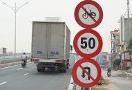 Tại sao Hải Phòng chưa xử phạt người chạy xe máy lên cầu vượt dành cho ô tô