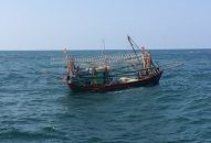 Cứu 6 thuyền viên gặp nạn trên biển