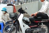 Vết thương ở tay, vạch mặt kẻ cướp xe ôm