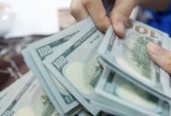 Gã ma cô trong vòng xoáy tình – tiền