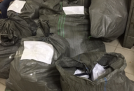 Lái xe lấy trộm của công ty hơn 200 đôi giày Nike xuất khẩu