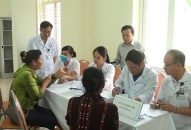 Gần 1.000 người dân xã Trân Châu (Cát Hải) được khám bệnh miễn phí