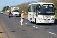 Ra quân xử lý xe khách, xe vi phạm giao thông trên các tuyến cao tốc