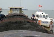 Tạm giữ  900 tấn than không rõ nguồn gốc được vận chuyển bằng đường biển