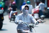 Nắng nóng gay gắt tiếp tục bao trùm cả nước, nhiều nơi trên 40 độ C