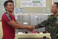 Đồn Biên phòng Cát Bà cứu 4 thuyền viên gặp trên biển