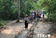 Các điểm di tích Chiến trường Điện Biên Phủ hút khách tham quan