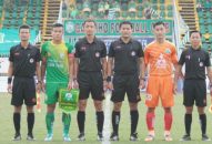 Rút nhầm thẻ đỏ, thêm một trọng tài Việt Nam bị “treo còi”