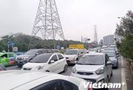 Nhà xe ‘hét giá’, cửa ngõ Thủ đô ùn tắc cục bộ sau kỳ nghỉ lễ