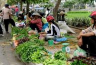 Nghỉ lễ dài ngày, nguồn cung thực phẩm khan cục bộ