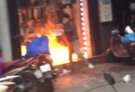 Truy bắt nghi phạm đổ xăng đốt cửa hàng quần áo của ‘vợ’ cũ