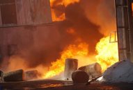 Cháy lớn, thiêu rụi hàng ngàn m2 nhà xưởng công ty sản xuất bao bì nhựa