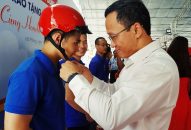 Honda Việt Nam trao tặng 2000 mũ bảo hiểm cho tất cả sinh viên trường Đại học Y Dược Hải Phòng