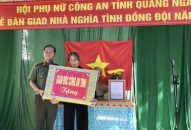 Trao nhà tình nghĩa cho gia đình chính sách tại xã Bình Trị