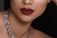 Khoe nhẫn kim cương, Phạm Hương thông báo cưới?