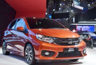 "Xe cỏ" cạnh tranh khốc liệt