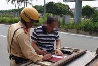 Người nhà phản ứng khi tài xế bị phạt vì vi phạm nồng độ cồn