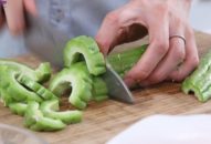 Mẹo khử vị đắng trong mướp đắng